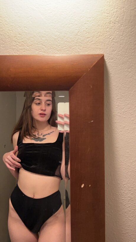 Photo nue de fuite OnlyFans de Elyse
