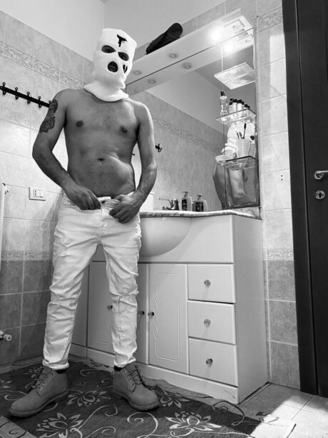 Обнаженная фотография утечки OnlyFans от Erik88xxx