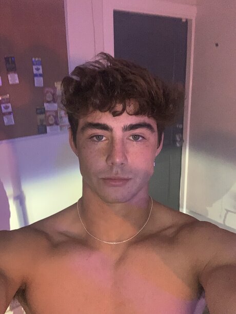 Naken läckt OnlyFans-bild av Aidan Moyer