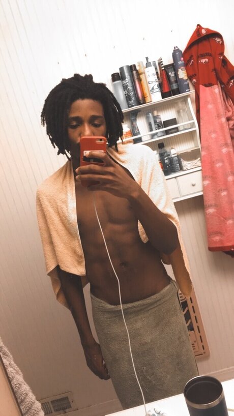 Photo nue de fuite OnlyFans de De