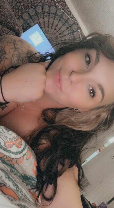 Naken läckt OnlyFans-bild av Aria Rose 