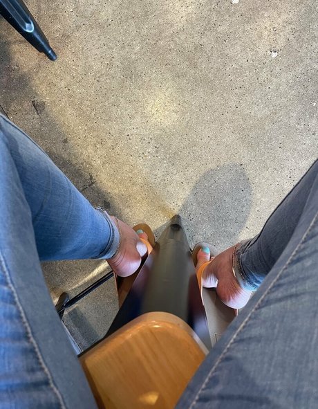 Naakte gelekte OnlyFans-foto van Mimifootnip