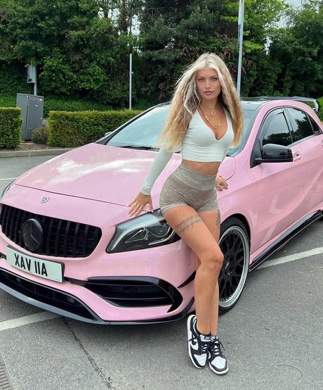 Naken lekkede OnlyFans-bilde av Xavia Brooke