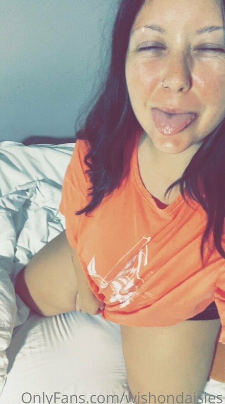 Naken läckt OnlyFans-bild av Wishondaisies