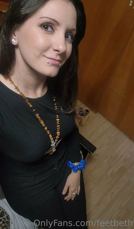 Naken läckt OnlyFans-bild av Feetbeth