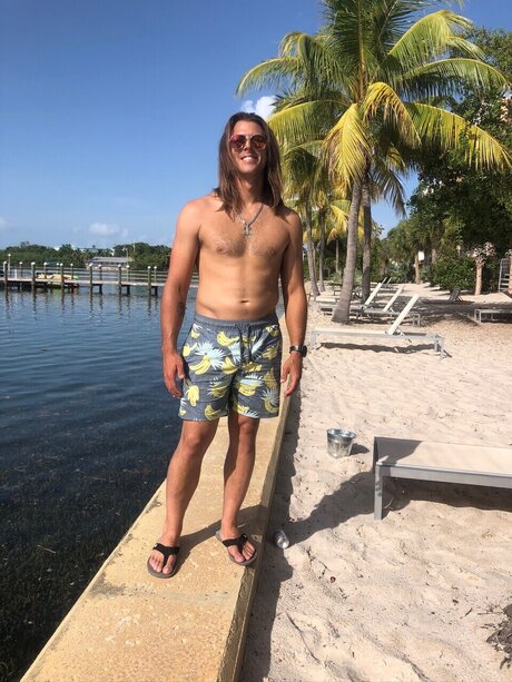 Naken läckt OnlyFans-bild av Watchmebangmygf