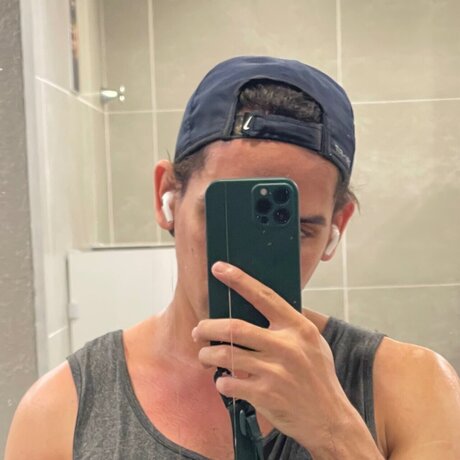 Naakte gelekte OnlyFans-foto van Lukedusao