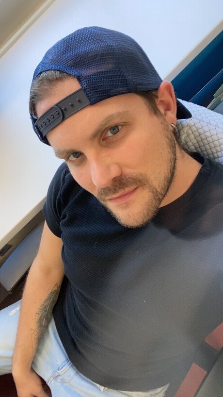 Naken läckt OnlyFans-bild av Swissgayman88