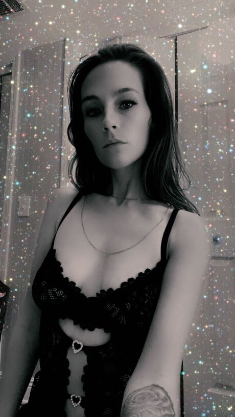 Naken läckt OnlyFans-bild av Nikki