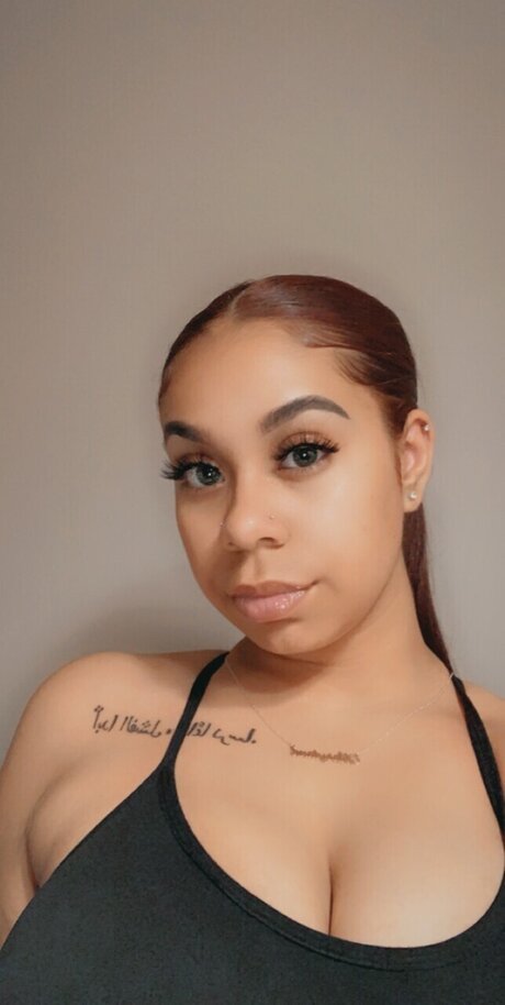 Naken läckt OnlyFans-bild av Monae