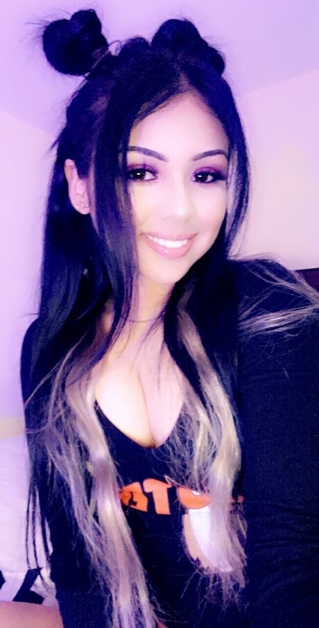 Обнаженная фотография утечки OnlyFans от Danellillyyy