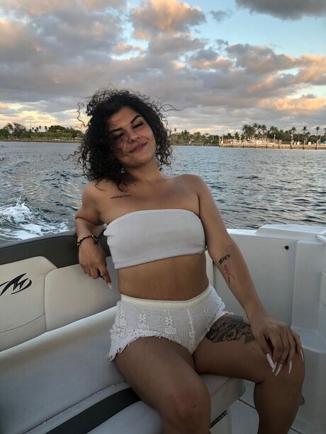 Naken läckt OnlyFans-bild av Stephanie 