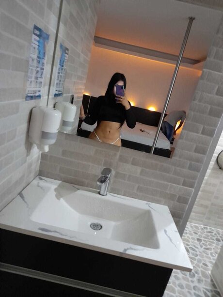 Обнаженная фотография утечки OnlyFans от Tianika