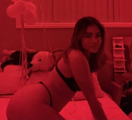Naken läckt OnlyFans-bild av Little Devil