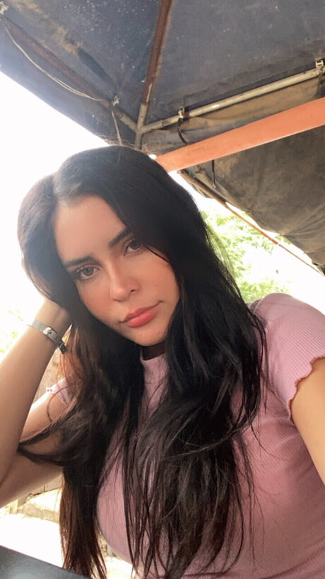 Naken läckt OnlyFans-bild av Naimi Gards