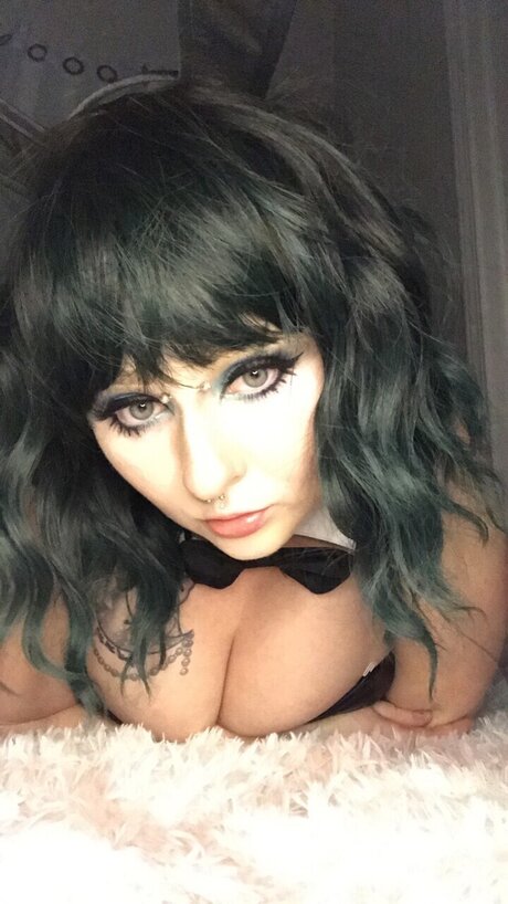 Alaston vuotanut OnlyFans-kuva Badbunny  Vip
