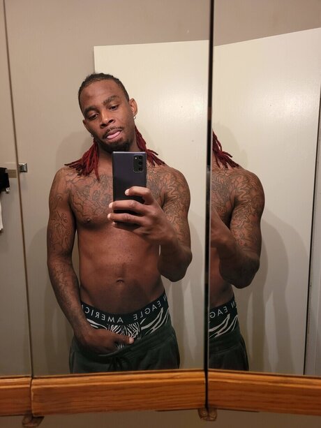 Alaston vuotanut OnlyFans-kuva Goodjug