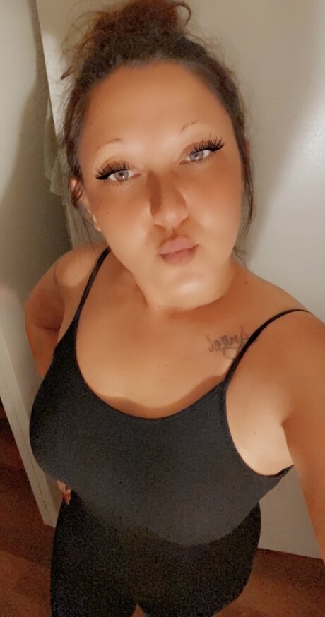 Naakte gelekte OnlyFans-foto van Jade