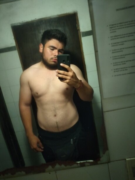 Naken läckt OnlyFans-bild av Daniel Gomez