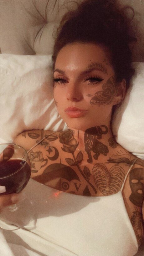 Naken läckt OnlyFans-bild av Lexyviktor