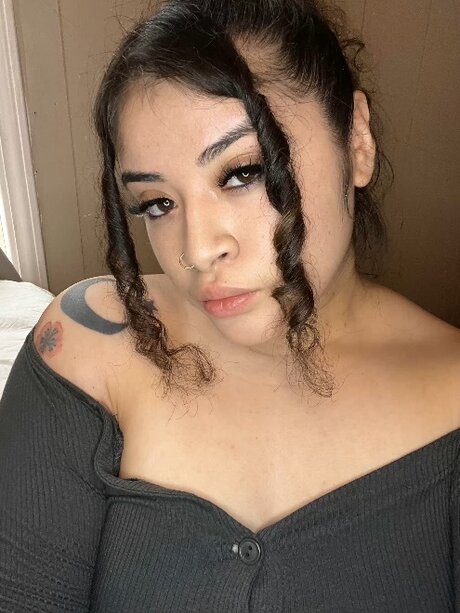 Alaston vuotanut OnlyFans-kuva Baby Girl