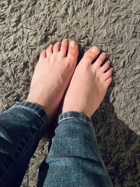Naken läckt OnlyFans-bild av Myfeet