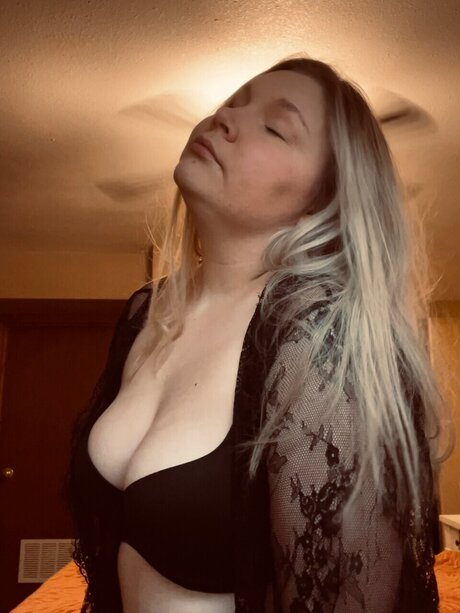 Naken läckt OnlyFans-bild av Marigold