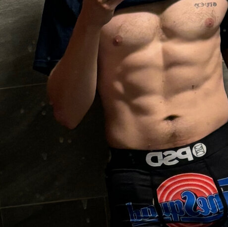 Alaston vuotanut OnlyFans-kuva Town0690