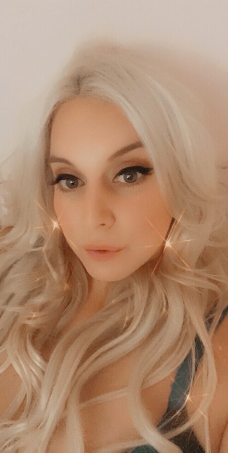 Alaston vuotanut OnlyFans-kuva Jadore
