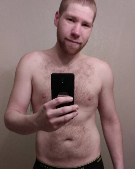 Naken läckt OnlyFans-bild av Harley