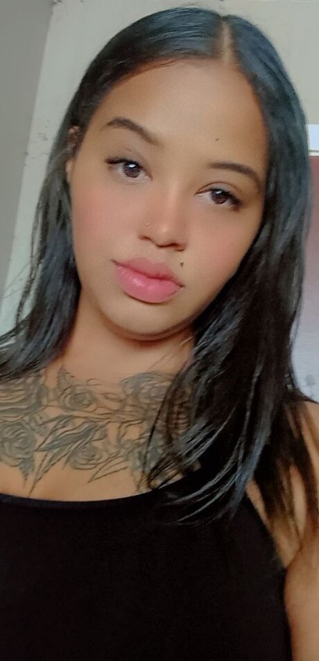 Foto nua vazada do OnlyFans de Dezzyy