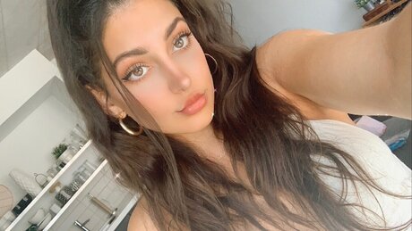 Naken läckt OnlyFans-bild av Nyla Rose
