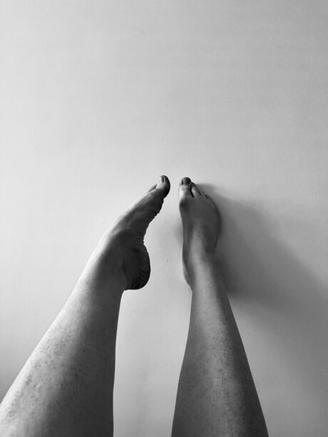 Naakte gelekte OnlyFans-foto van Felicitys Feet