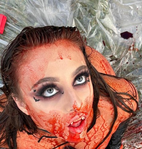 Naken läckt OnlyFans-bild av Gia Derza