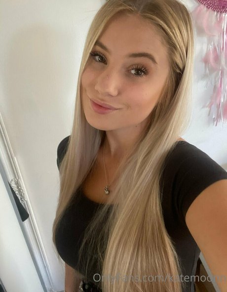 Naakte gelekte OnlyFans-foto van Katemoonn