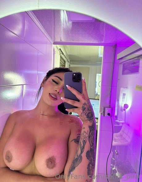 Naken läckt OnlyFans-bild av Sofiiapink