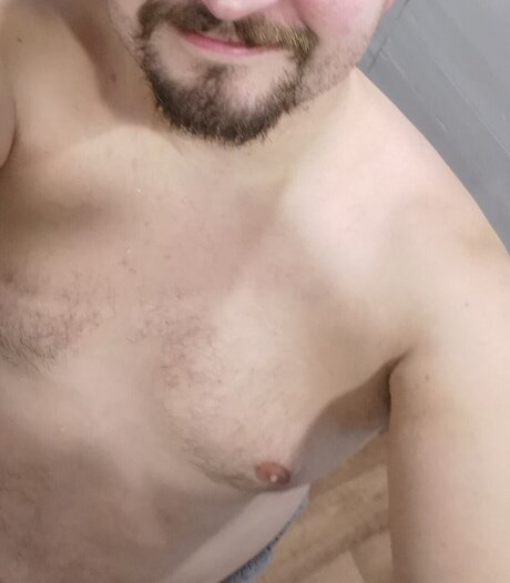 Naken läckt OnlyFans-bild av Jusilius