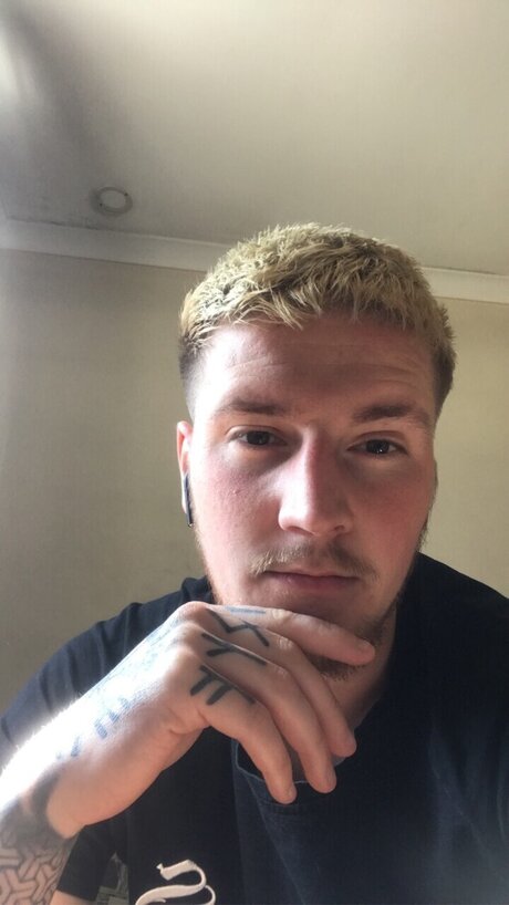 Alaston vuotanut OnlyFans-kuva Ryan