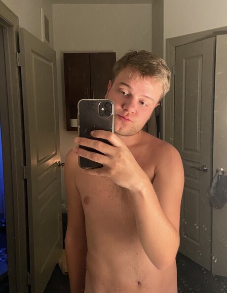 Naken läckt OnlyFans-bild av Zawamp