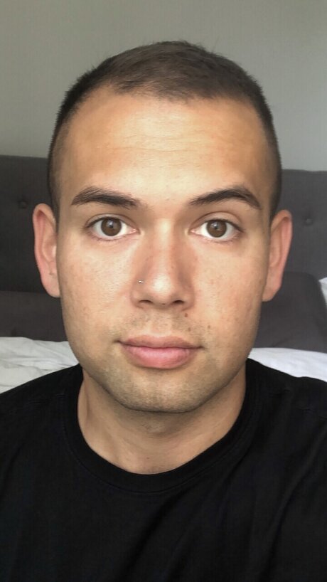 Alaston vuotanut OnlyFans-kuva Eddie