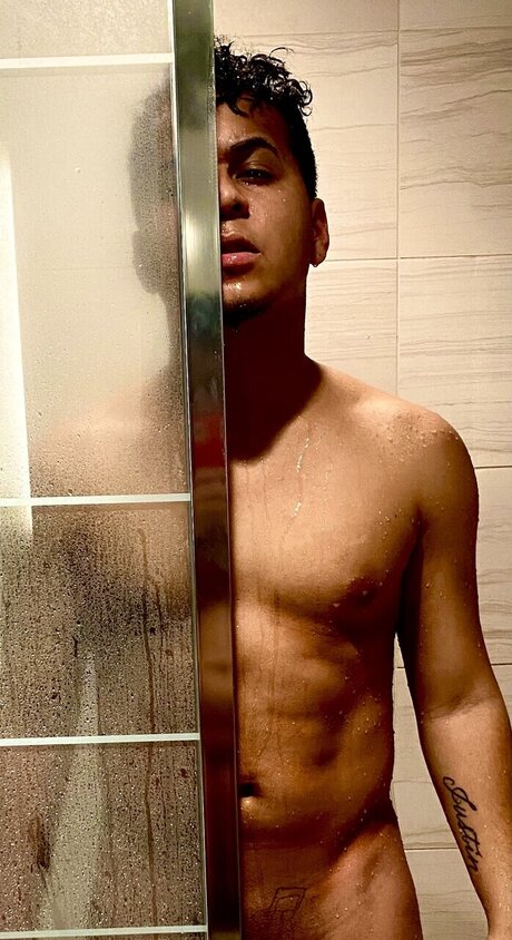 Naken läckt OnlyFans-bild av Miguelgoose