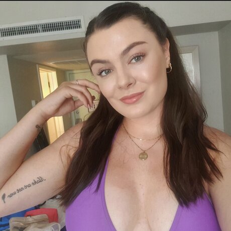 Alaston vuotanut OnlyFans-kuva Becca