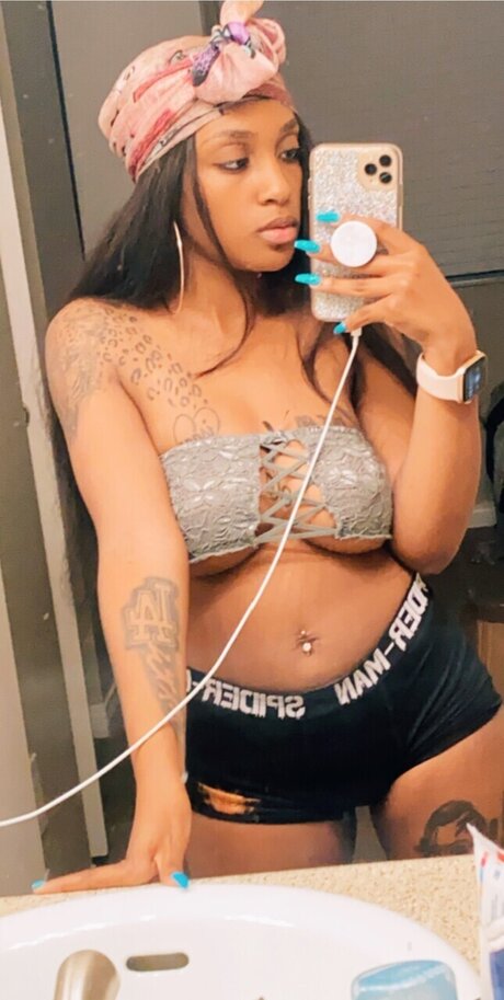 Foto nua vazada do OnlyFans de Honeykoated