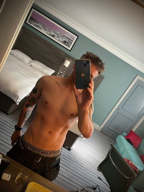 Naken läckt OnlyFans-bild av Func