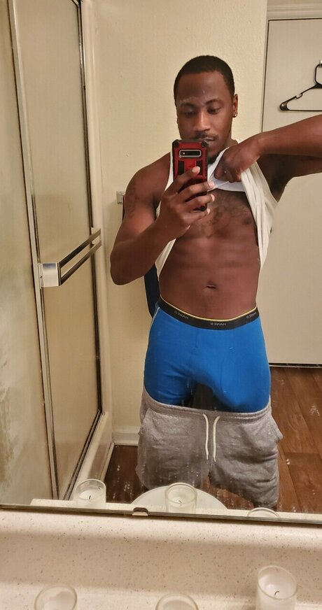 Naken läckt OnlyFans-bild av Troy