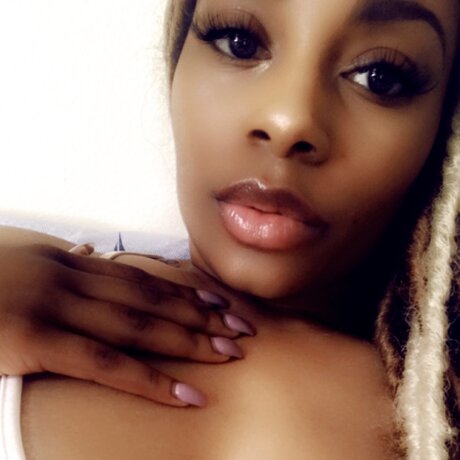 Alasti lekkinud OnlyFans-i pilt Geminitheseductress