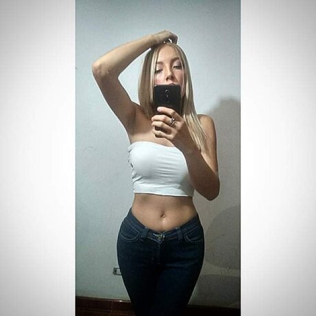 Обнаженная фотография утечки OnlyFans от Emily Herrera