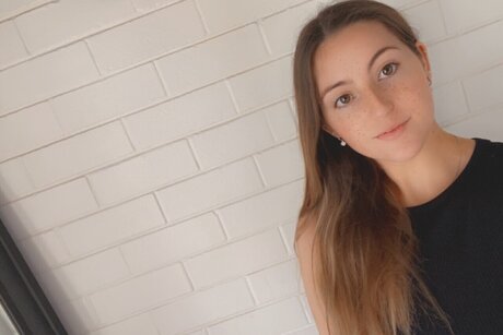 Naken läckt OnlyFans-bild av E