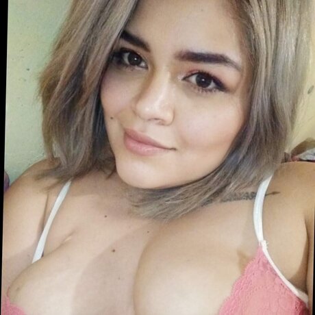 Naken läckt OnlyFans-bild av Yaritt