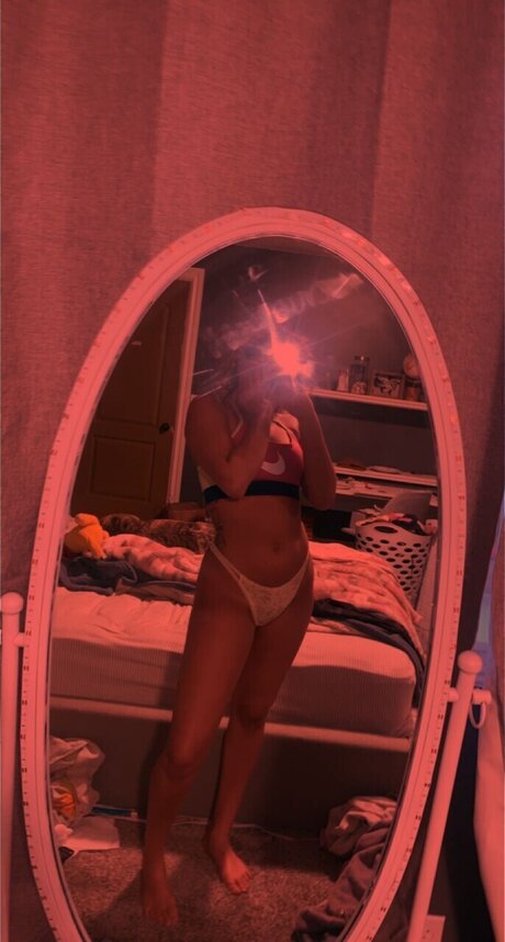 Naken läckt OnlyFans-bild av Haddie
